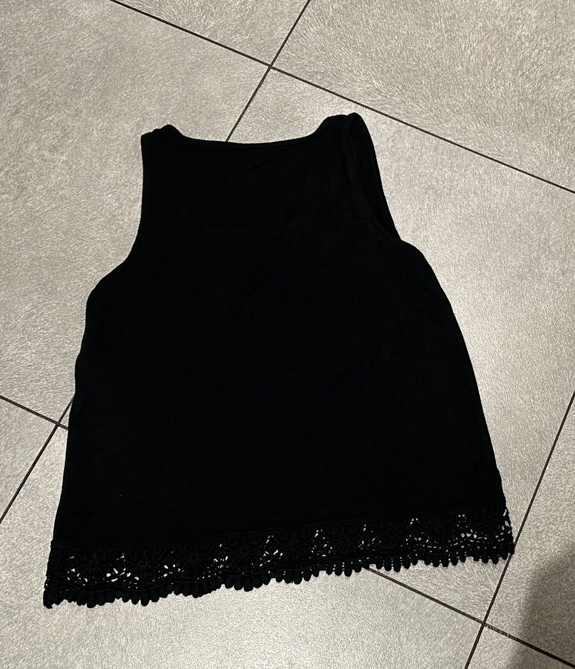 Top: Top en dentelle NOIR gr. S – Nuovo (secondo la descrizione) da Arbedo venduto da nadia1973 2