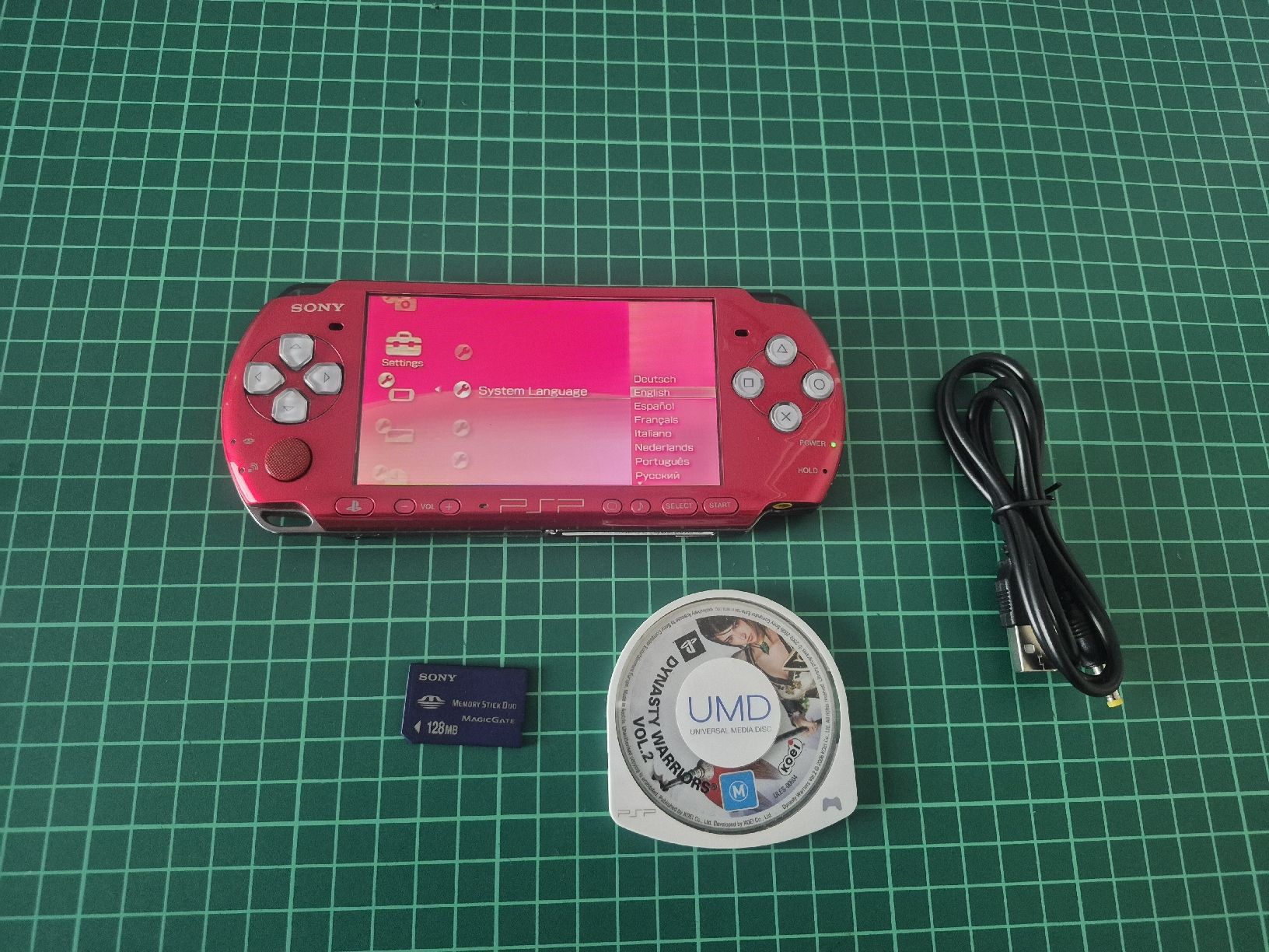 Sony Console: Sony PSP 3004 Red Handheld Console Bundle Good Condition – Usato da Meyrin venduto da Retro-GZ 2