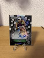 Carte Monica Puig 2024 Topps Graphite Autographe on card