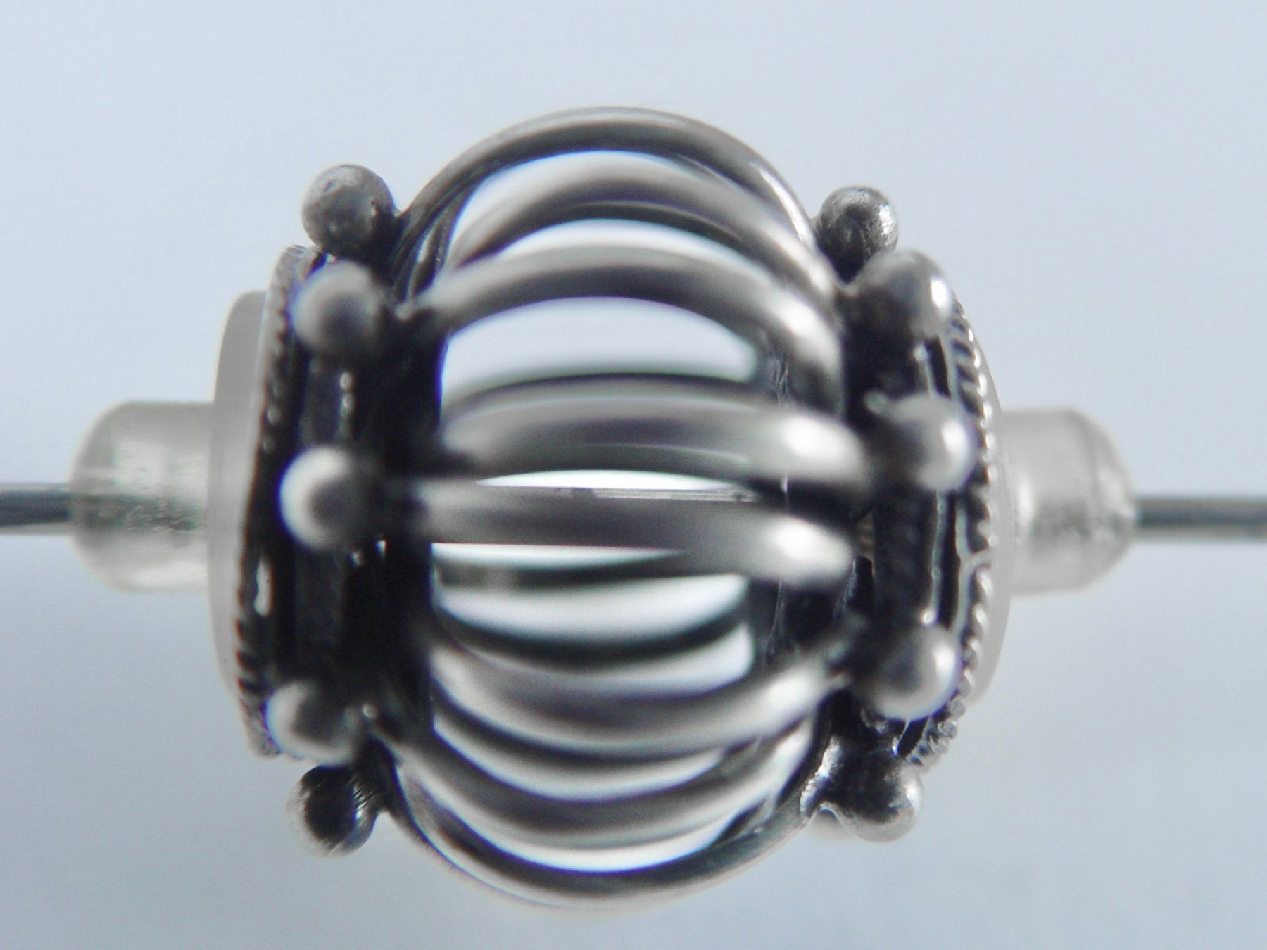 Perles (synthétiques): Zwei bewegliche Silber Perlen (12gr Silber 925) – D'occasion à Henggart par gernli 1