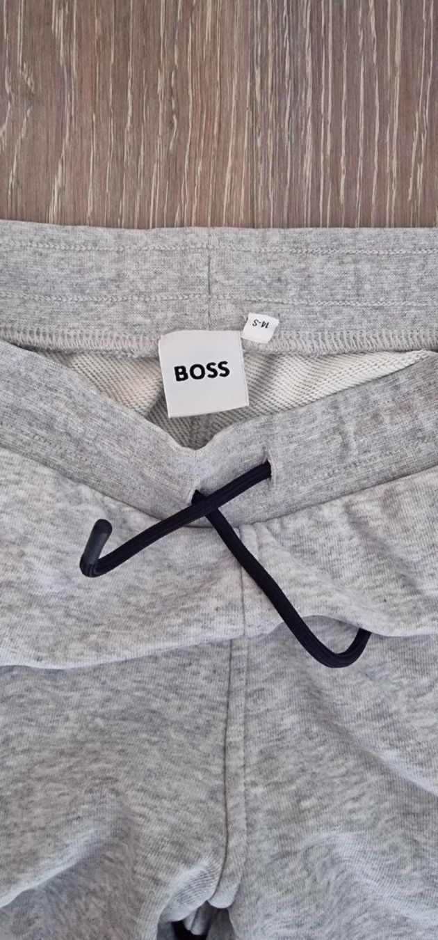 Hugo Boss Pantaloni: Boss Trainerhose Kids Grösse S, Alter 14 – Nuovo (secondo la descrizione) da Baden venduto da bue_hnb9 2