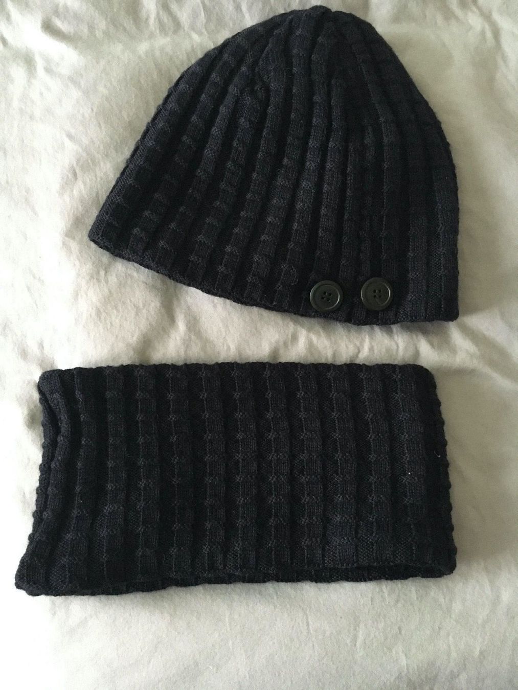 Altro in  Abbigliamento & Accessori: Mütze mit Schlauchschal – Usato da Zürich venduto da SeldaY