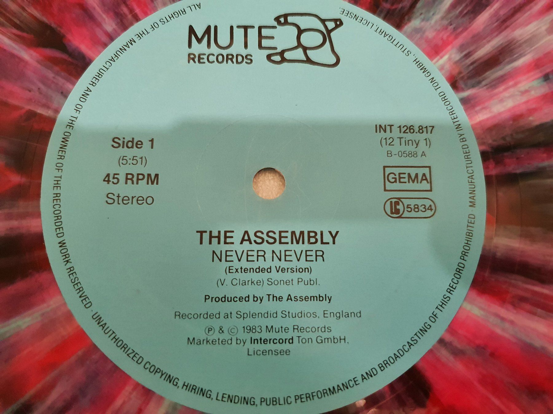 Dischi in vinile: The Assembly – Never Never (Maxi, Synth-pop, Multicoloured) – Usato da Uster venduto da Vinyl-Leidenschaft 4