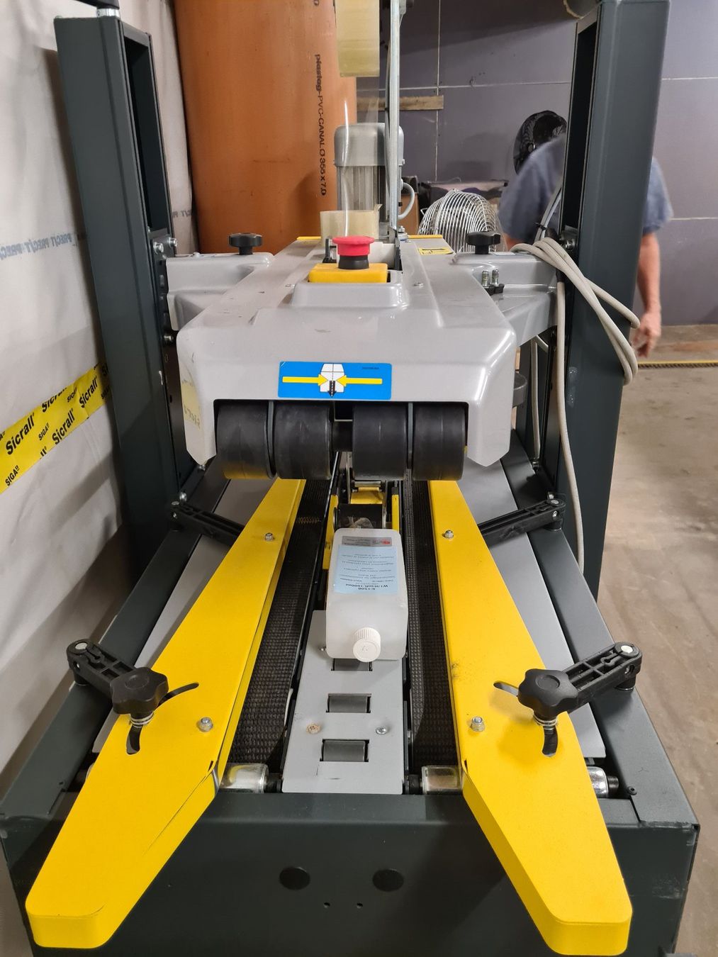 Tutte le macchine: Halbautomatischer Kartonverschließer SIAT – Usato da Hildisrieden venduto da mar_dnw2