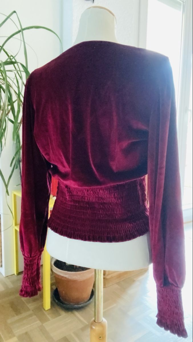 Tops: Petit haut en velour taille 38 – Neu (gemäss Beschreibung) aus Moutier von Happyvidedressing 2
