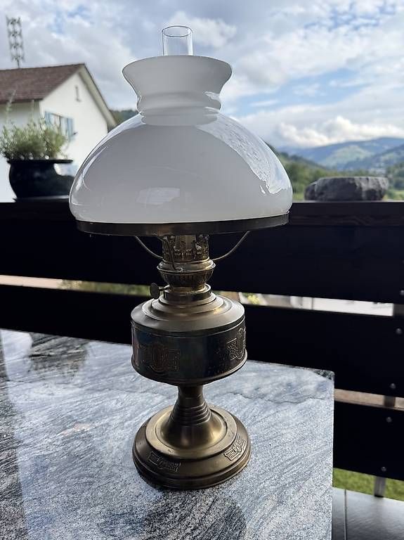 Lampen: Antike Messinglampe – Gebraucht aus Lichtensteig von Flammi