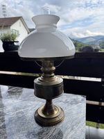 Antike Messinglampe