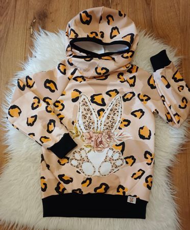 HANDMADE Leo-Pulli mit Hasen-Motiv Gr. 128 *NEU