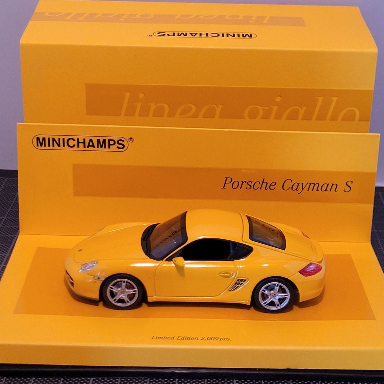Porsche Modellini d'auto: Porsche Cayman S (987) – Nuovo e nell'imballaggio originale da Chézard-St-Martin venduto da AlPat-Collections