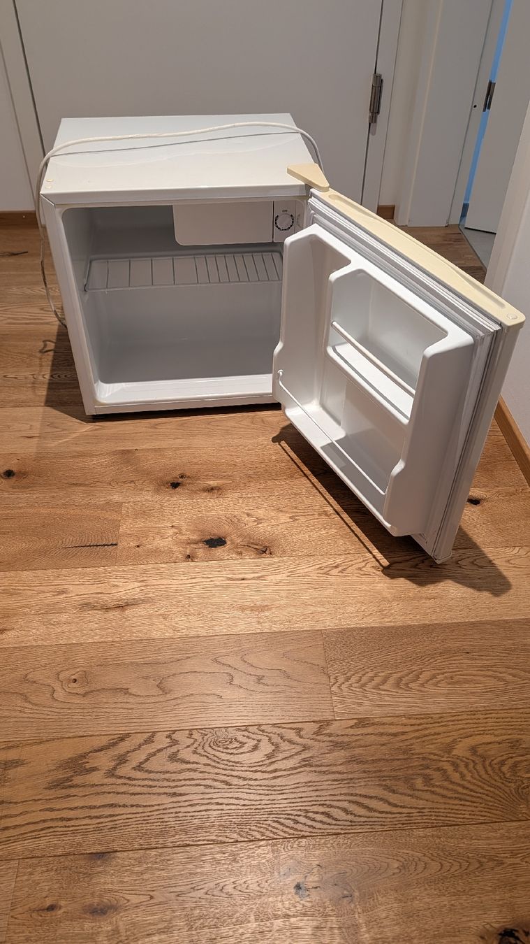Frigoriferi: Mini Kühlschrank – Usato da Frick venduto da Riocat123 1