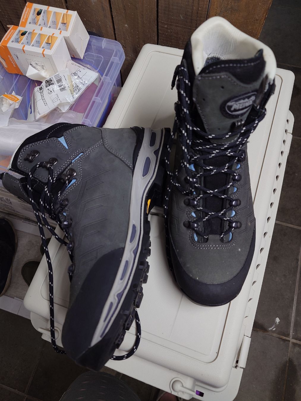 Meindl Scarpe da donna: Wanderschuh Damen grau Grösse 42 Meindl – Usato da Steffisburg venduto da marinzki