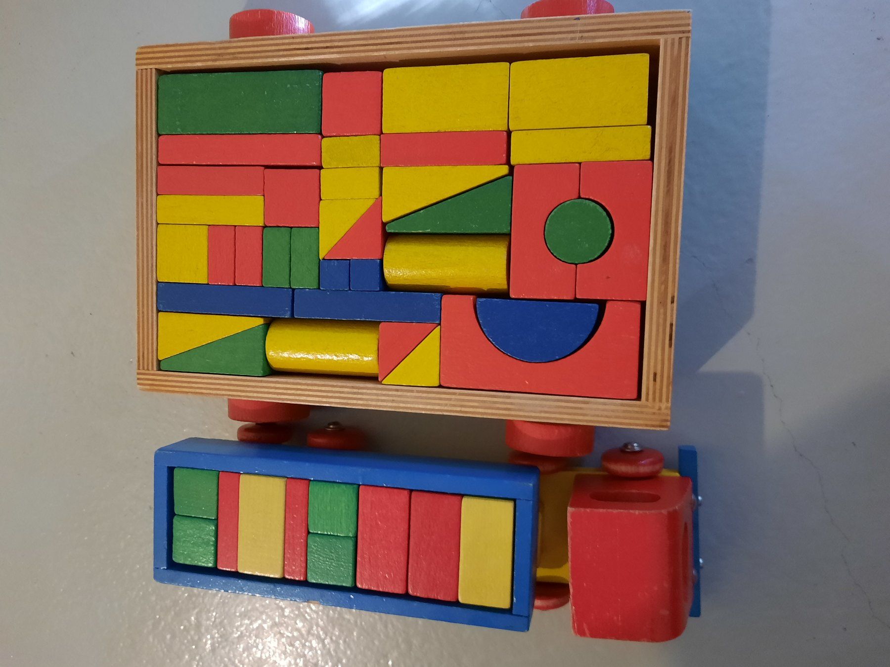 Jouets: Holzklötzliwagen – D'occasion à Winterthur par Namo1