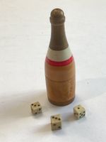 Altes Miniatur Spielzeug , Würfelspiel mit Holzflasche 30er