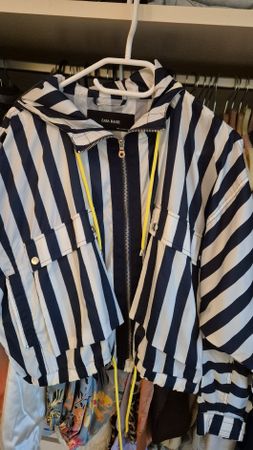 Windjacke Zara Basic gestreift Kapuze Grösse S neuwertig