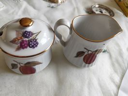 Zucker ( auch Marmelade )und Milchrahm Behälter