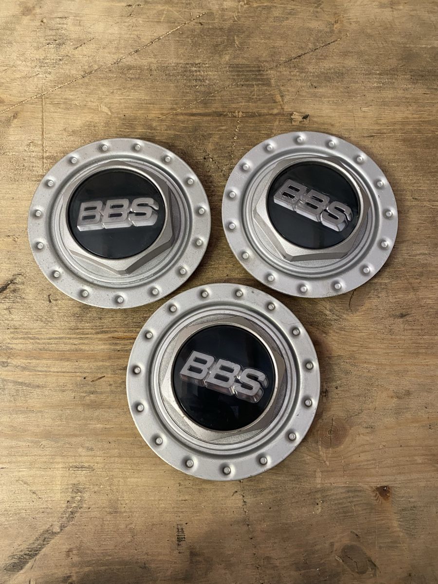 Bbs Felgen: VW Golf 2, BBS Felgen Nabendeckel silber  – Gebraucht aus Rapperswil SG von Mtron