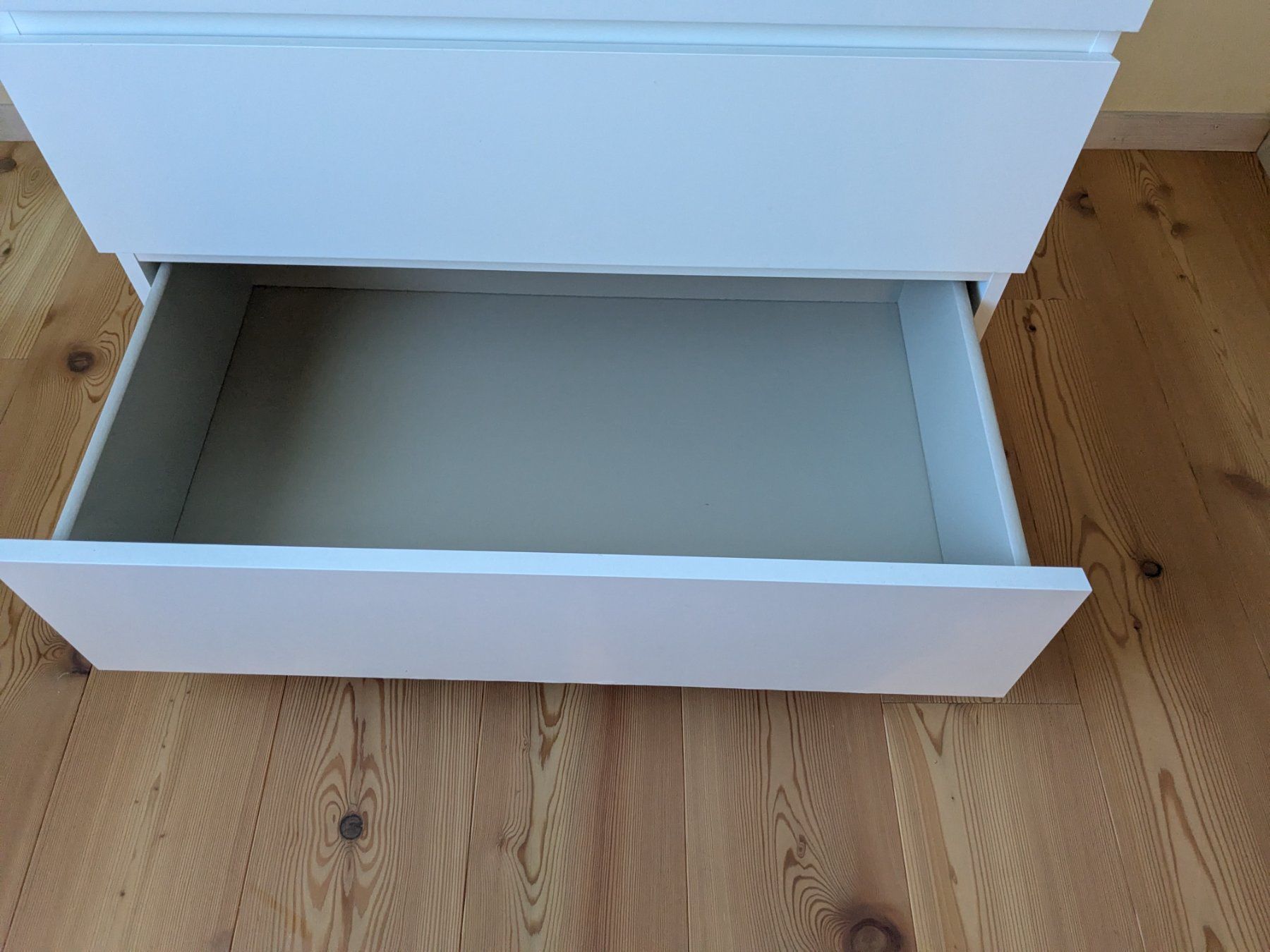 Ikea Cassettiere: Ikea Kommode Malm weiss mit drei Schubladen – Usato da Giffers venduto da agu25 6