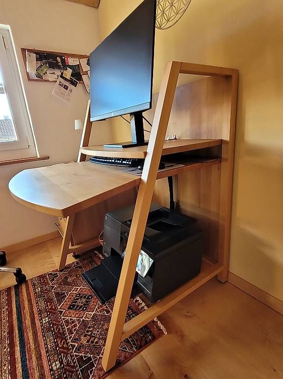 Schreibtische: PC-Möbel – Gebraucht aus Altstätten SG von RVTPeter 2