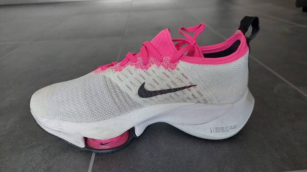 Nike Chaussures femmes: Nike Zoom next% Gr. EU 38 / US 7 – D'occasion à Frauenkappelen par Egerheim 1