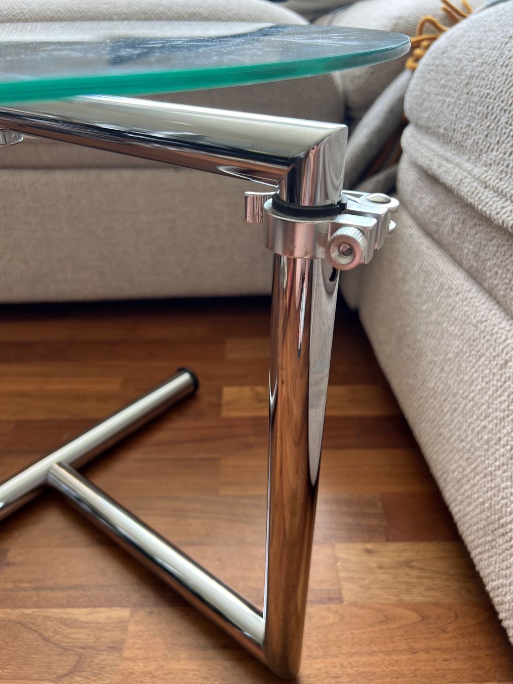 Tavoli: Couchtisch Hochverstellbar Glas Chrom – Usato da Jona venduto da Sariksa 2
