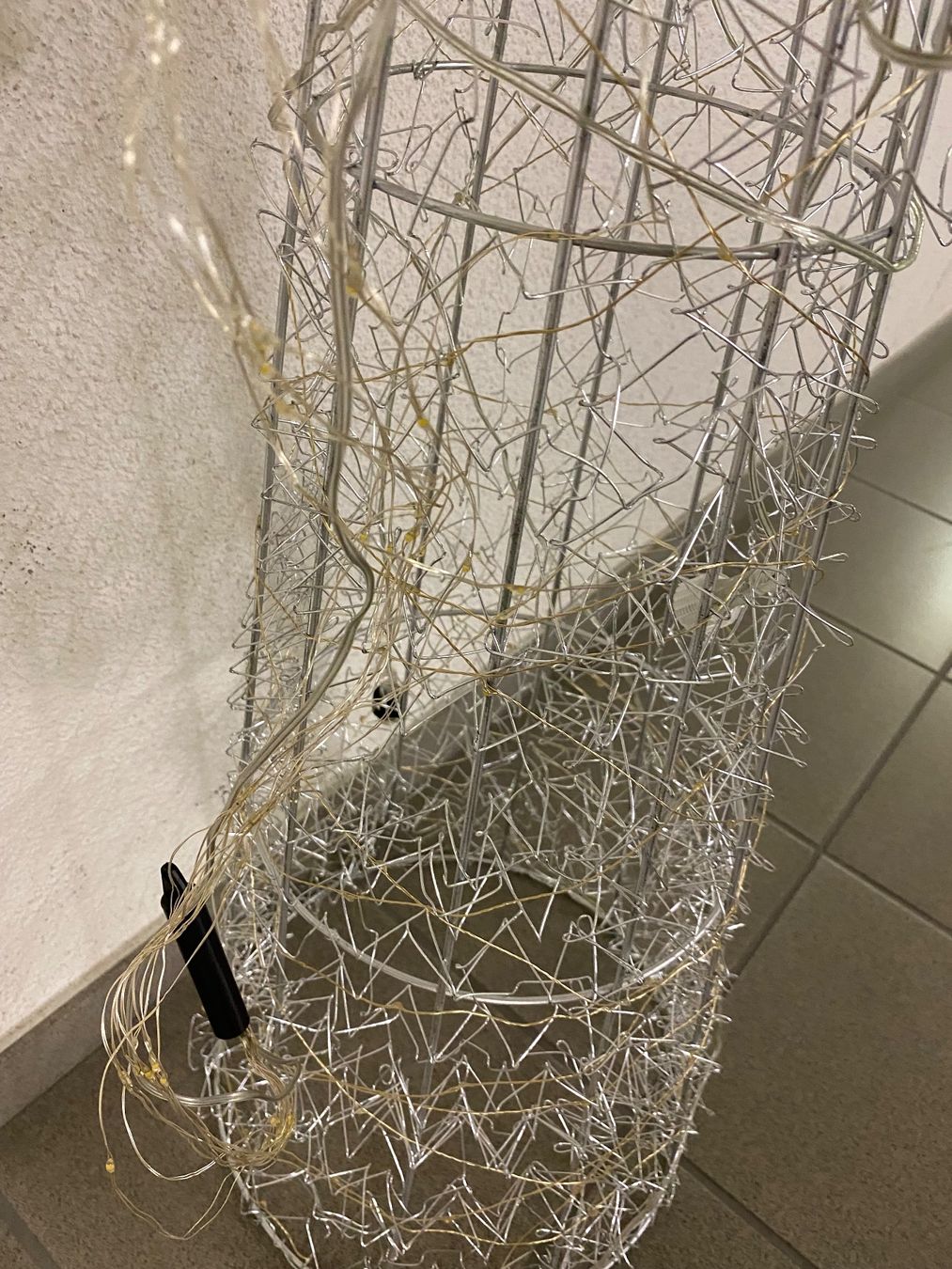 Tutte le decorazioni: Weihnachtsbaum Dreieck ohne Stecker – Usato da Eschlikon TG venduto da ArtRec 3