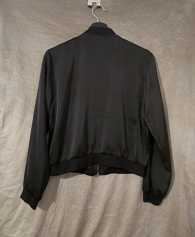 Giacche: Klassische schwarze Bomberjacke – Usato da Oberurnen venduto da buesraak 1