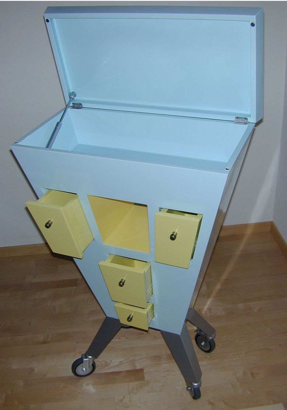 Cassettiere: Einzigartiger Design Prototyp - ein echtes Unikat – Usato da Uetikon am See venduto da E0D6593B-F 7