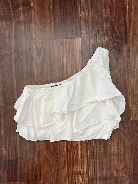 Zara Tops: weisses ZARA Crop-Top, Size S – D'occasion à Muri b. Bern par michellew23