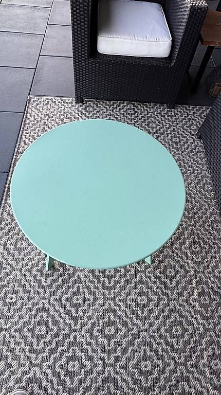Set di tavolo e panche: Ensemble salon de terrasse – Usato da St-Blaise venduto da Yoki2 4
