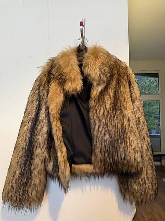 FANPUGUIZHEN Faux Fur Jacket