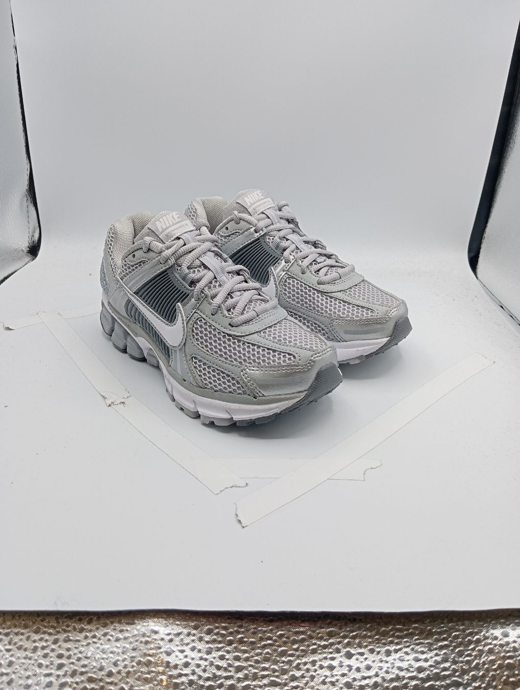 Nike Scarpe da uomo: Nike Zoom Vomero 5 (EU36) – Nuovo e nell'imballaggio originale da Schaffhausen venduto da outlez 1
