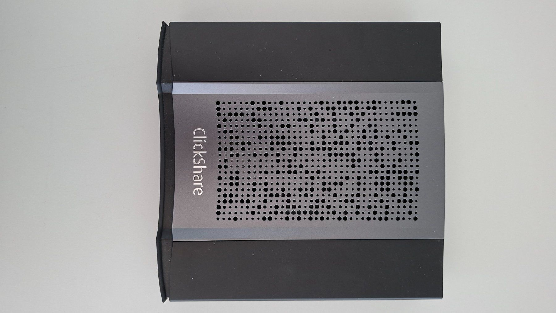 Barco Unità & Adattatore: Barco ClickShare CSE-200+ Konferenzsystem mit 3 Buttons – Usato da Hünenberg See venduto da Papilionidae 3