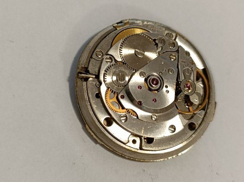 Mouvement Montre Vintage CERTINA 2000 Q - ETA 555.112 - Quartz - Cadran Aiguilles - Pour Pièces/restauration