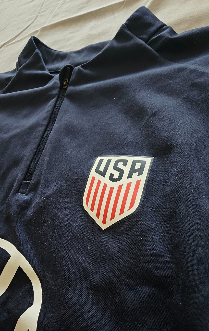 Nike Vestes: USA Trainingjacke / Haut training Nike – D'occasion à Sierre par Rossil21 1