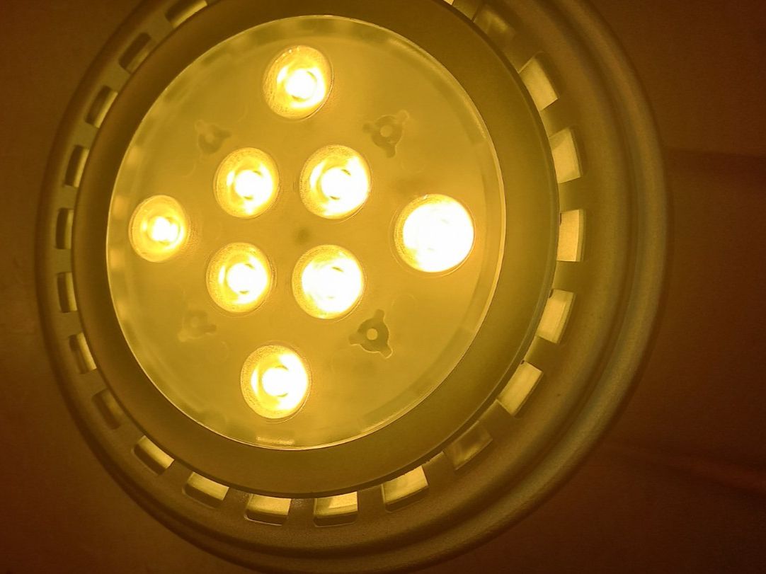 Philips Lampade: Philips AR111 15w G53 – Usato da Bofflens venduto da Ptitphilou