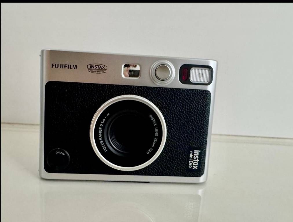 Fotocamera: Fujifilm instax mini Evo – Nuovo e nell'imballaggio originale da Sarnen venduto da OWAccount 1