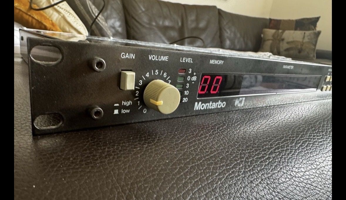 Strumenti musicali: Montarbo R16 - Digital Effects Processor, Reverb, Delay, etc – Usato da Zürich venduto da 1cut2 2