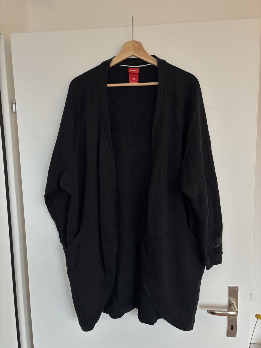 Nike Completi & Tailleur: Nike Hoodie – Usato da Zürich venduto da olgiolgi