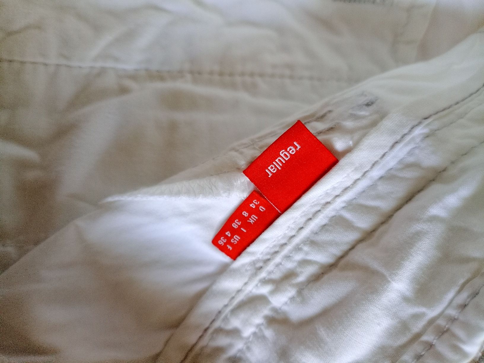 Esprit Pantaloni: Sommerhose Esprit – Usato da Disentis-Muster venduto da Bix03 2