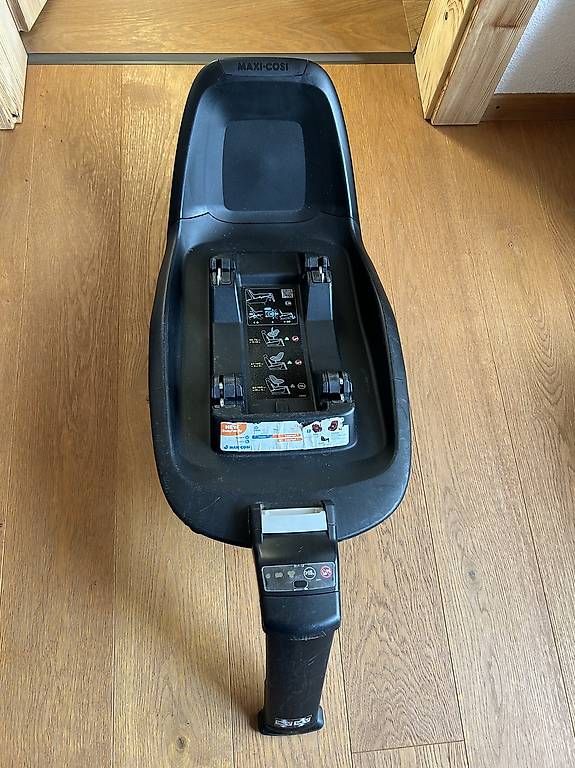 Auto-Kindersitze: Base Isofix 2wayFix – Gebraucht aus Vuisternens-devant-Romont von cle_xyq6