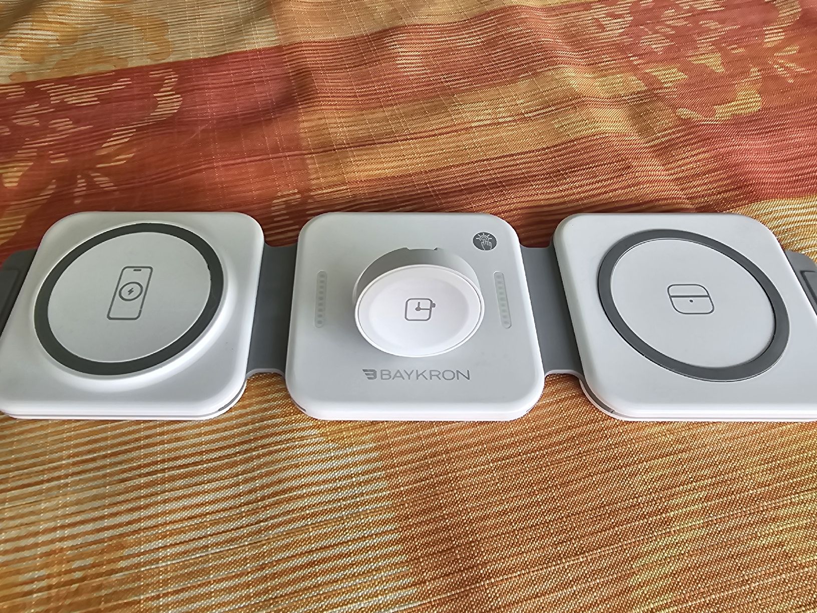 Apple Caricabatterie: BAYKRON 3-in-1 Wireless Charging Stand! – Usato da Zug venduto da Andkur1971 1