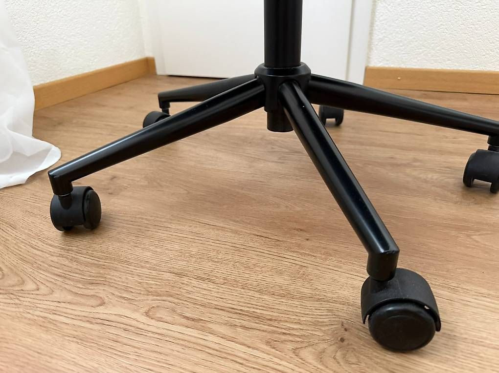 Sedie a rotelle: Chaise ergonomique de bureau – Usato da La Chaux-de-Fonds venduto da lar_w5pw 2
