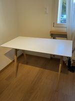 Schreibtisch weiss mit Holzbeinen guter Zustand