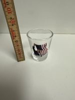 Trump Shot Glas mit USA Flagge 