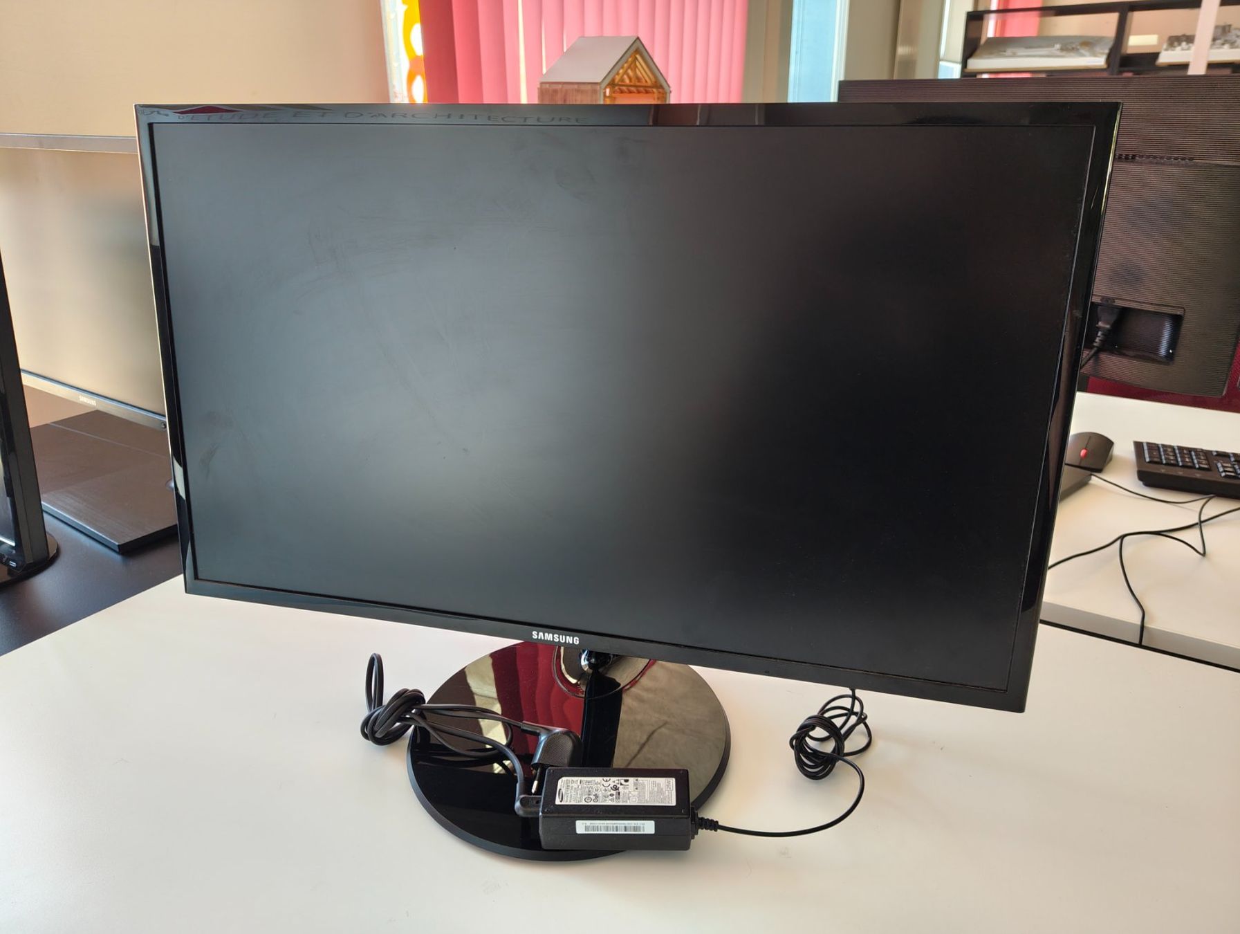 Samsung Monitore: Ecran d'ordinateur Samsung S27F350FHU – Gebraucht aus Courtelary von Jpy_CH