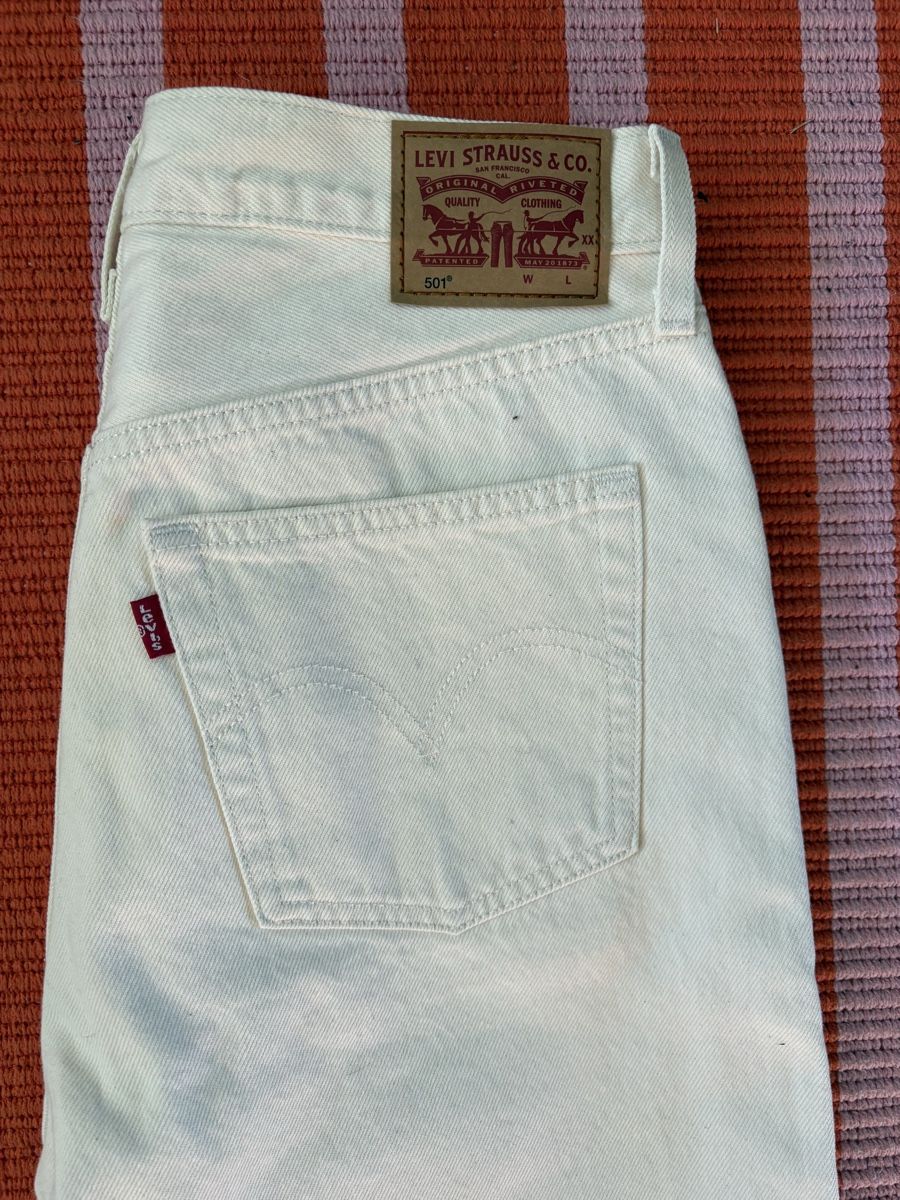Levi's Jeans: Crèmefarbene Levi‘s Jeans – Neu (gemäss Beschreibung) aus Basel von pas_5mxf 1
