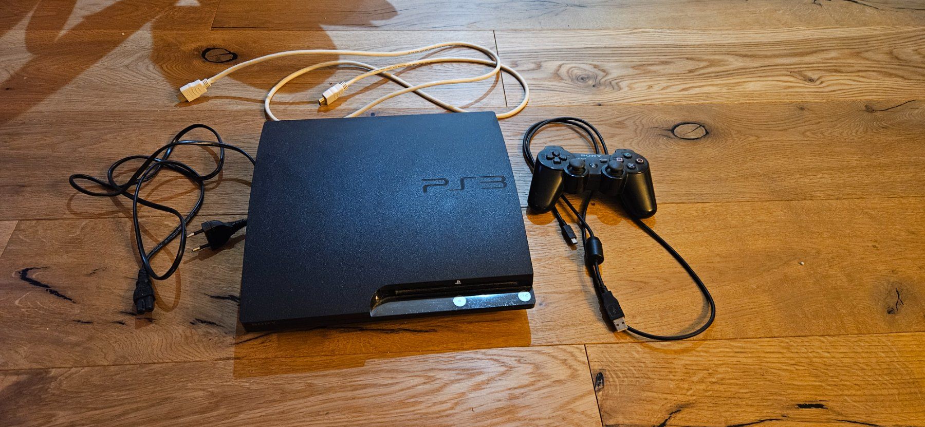 Sony Console: PS3 Konsole mit Controller und Kabeln, voll funktionsfähig! – Usato da Rorschacherberg venduto da ram_wd77