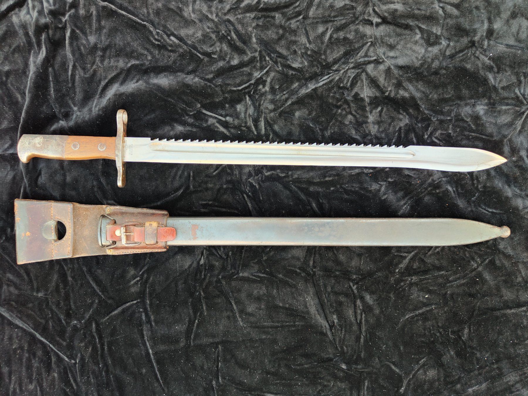 Schweizer Armee Stichwaffen: Sägebajonett Ord. 1914 – Gebraucht aus Bauma von SwissMilitaria 1