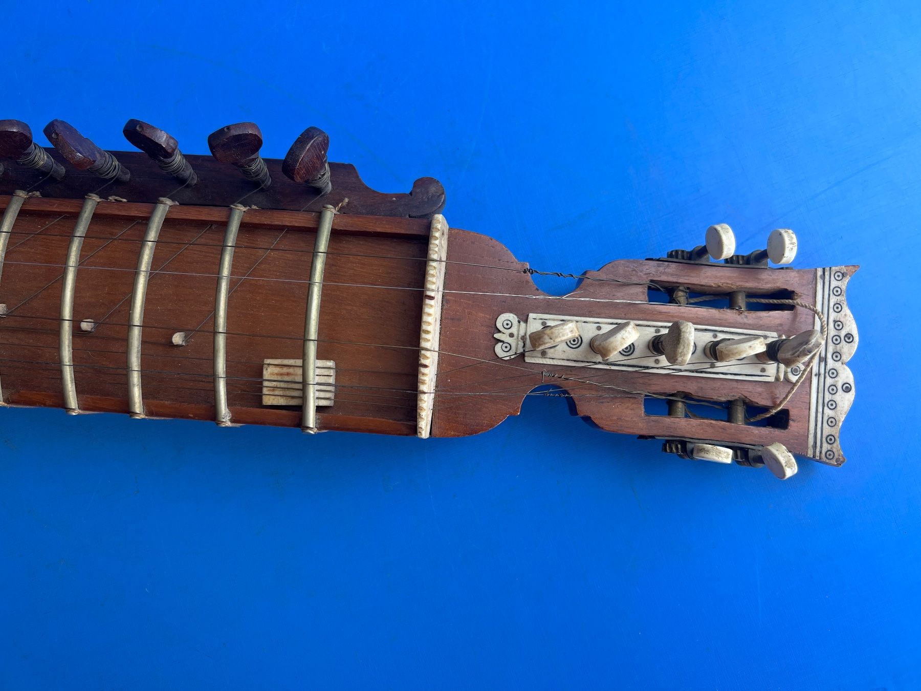 Strumenti musicali: Antikes Indisches Seiteninstrument – Usato da Unterengstringen venduto da Gustav03 6
