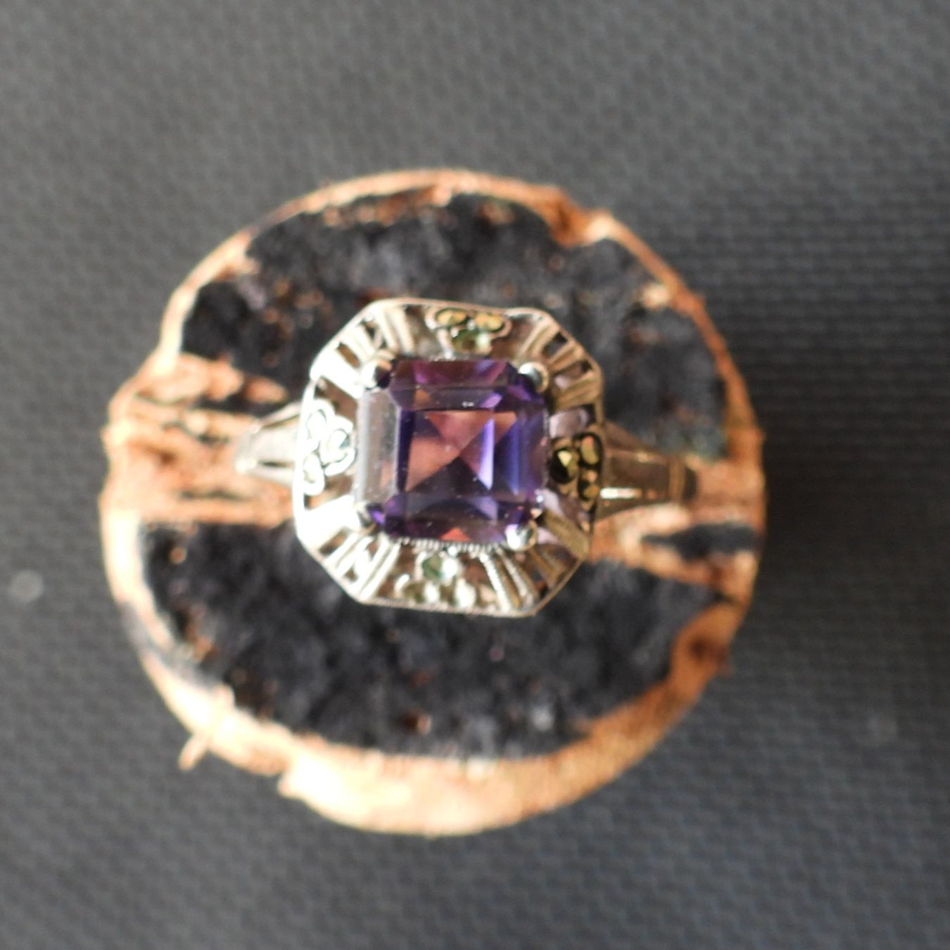 Anelli: Damen Fingerring mit Amethist oder Spinell // 333er Gold – Usato da Allschwil venduto da Swisstoybox 1